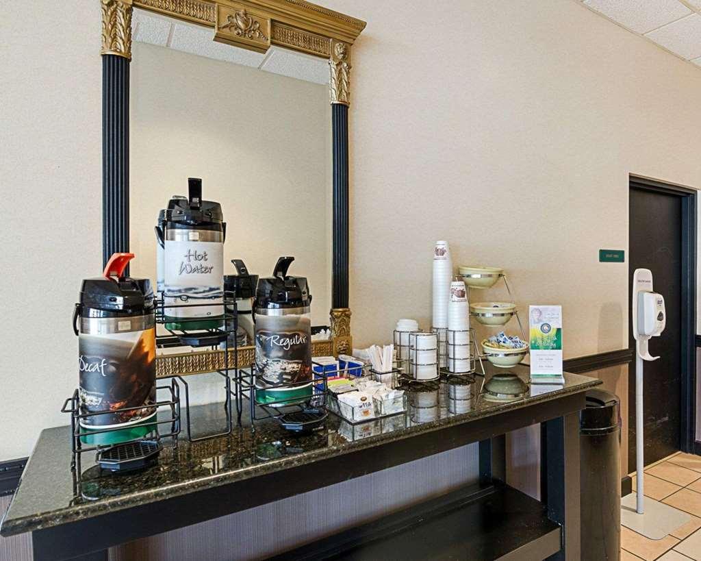 Quality Inn Луисбург Ресторант снимка