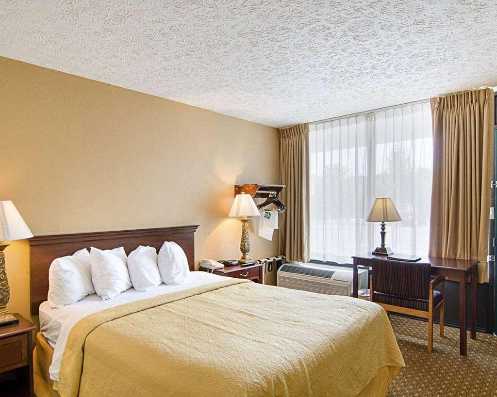 Quality Inn Луисбург Стая снимка