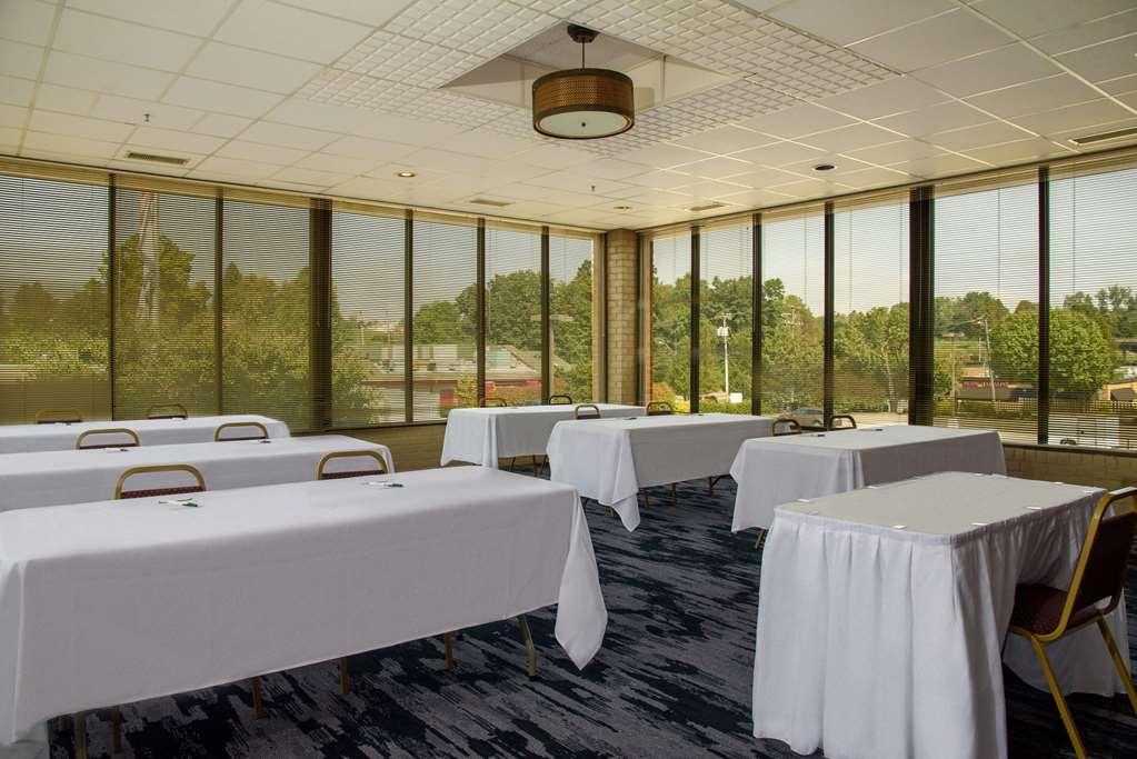 Quality Inn Луисбург Съоръжения снимка