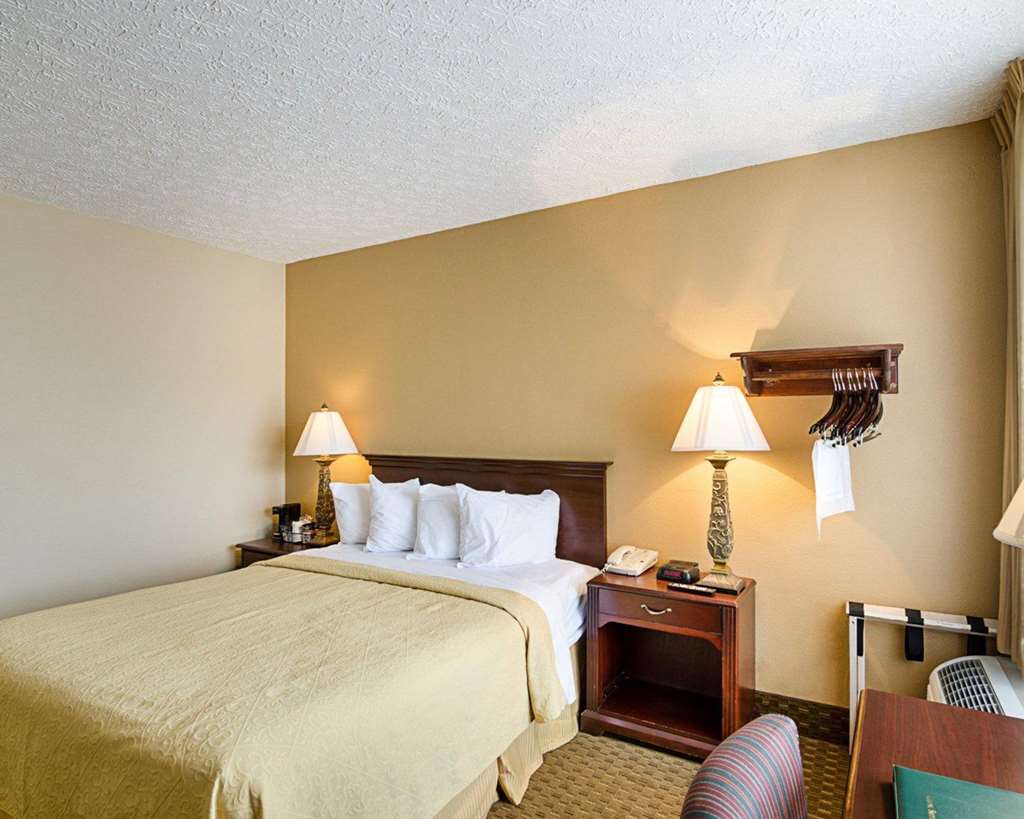 Quality Inn Луисбург Стая снимка